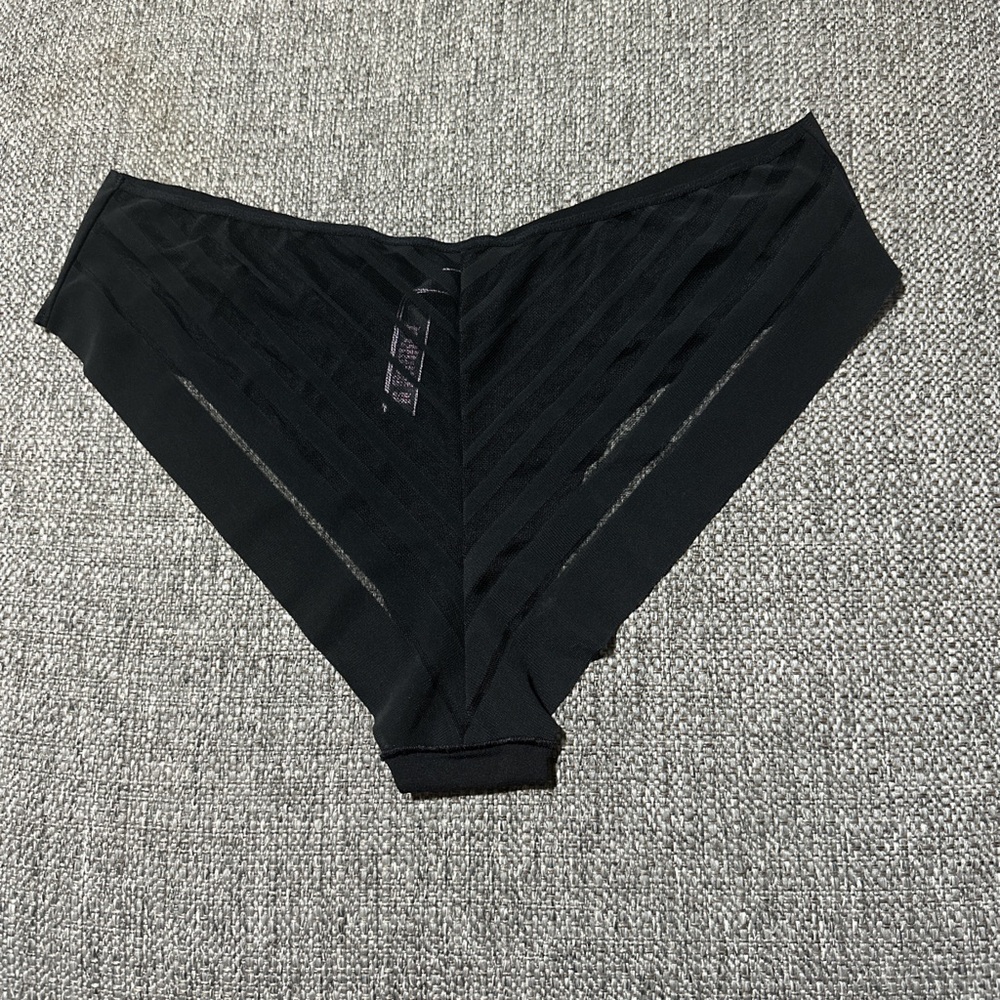 Victoria’s Secret Black Seamless V-Front Women’s Cheeky Panty